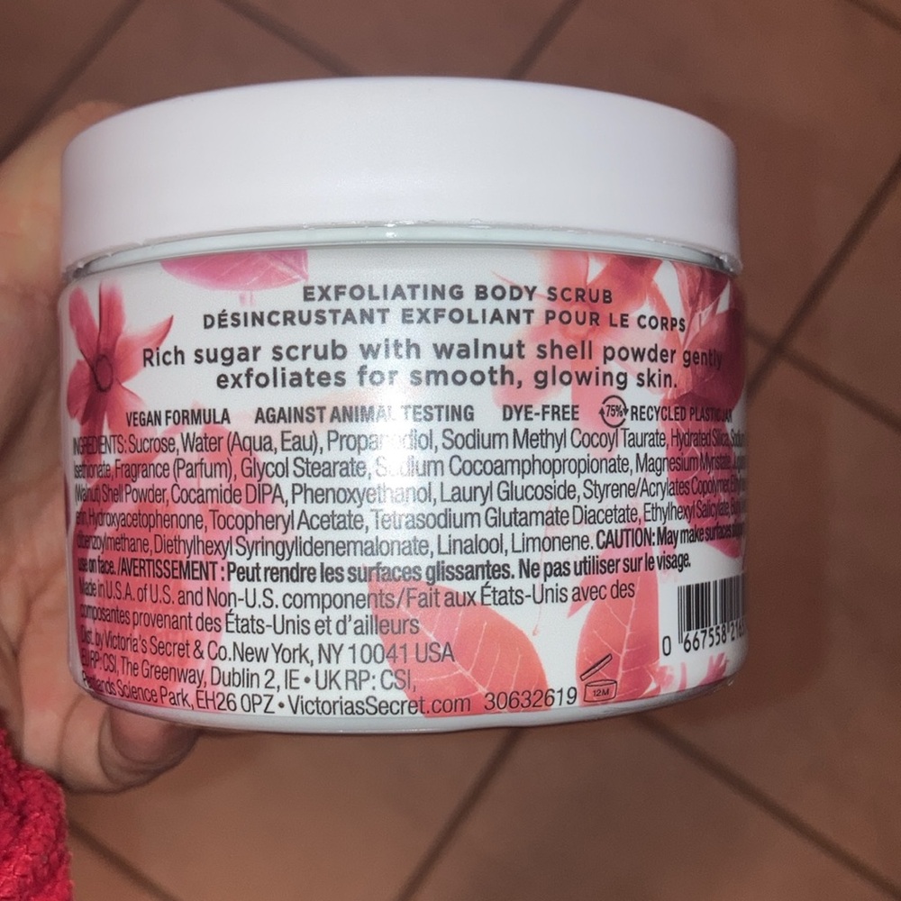 Victoria’s Secret body scrub - Picture 2 of 3